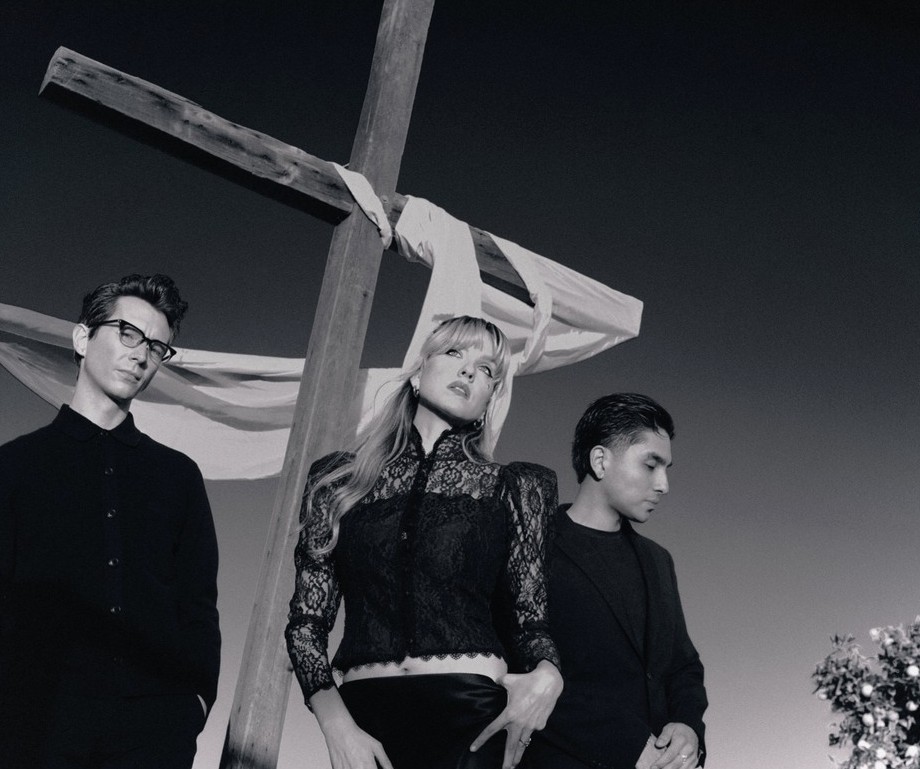 Sunday-1994-Devotion-Artist-of-the-week